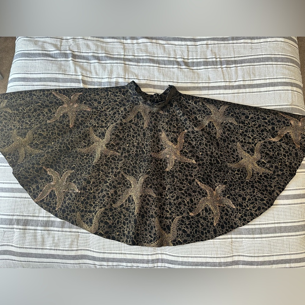 Black and Gold Starfish Vintage-vibe Full Circle Skirt small